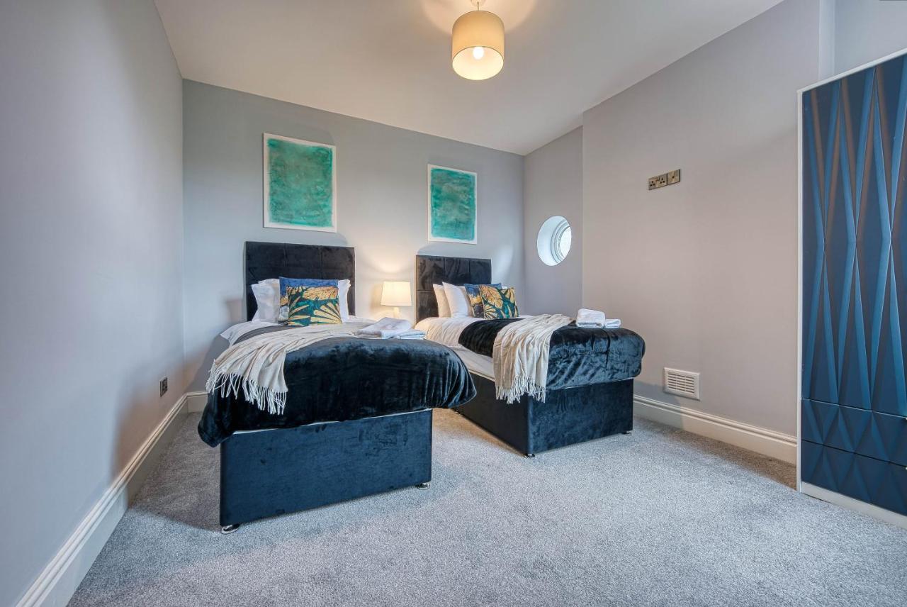 Spacious Nottingham Abode - Sleeps 16 Εξωτερικό φωτογραφία