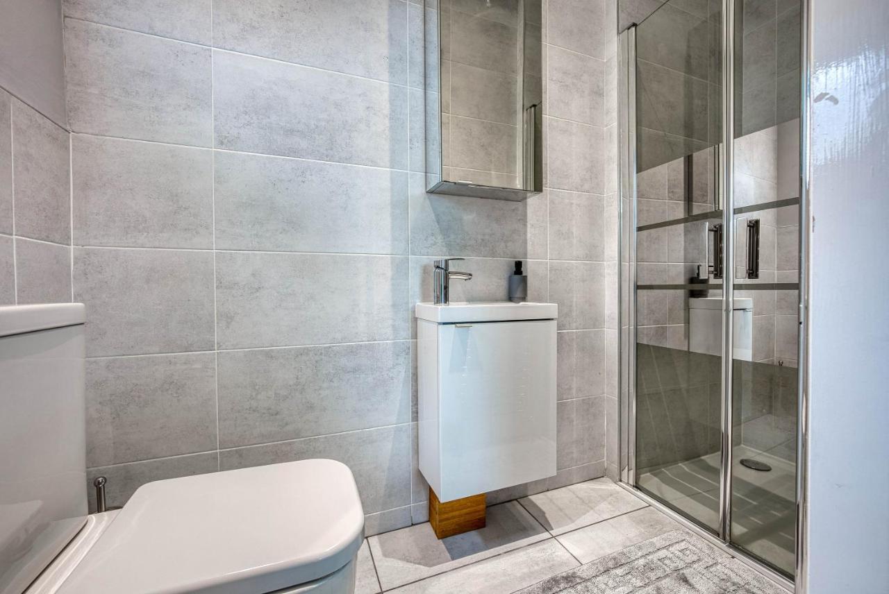 Spacious Nottingham Abode - Sleeps 16 Εξωτερικό φωτογραφία